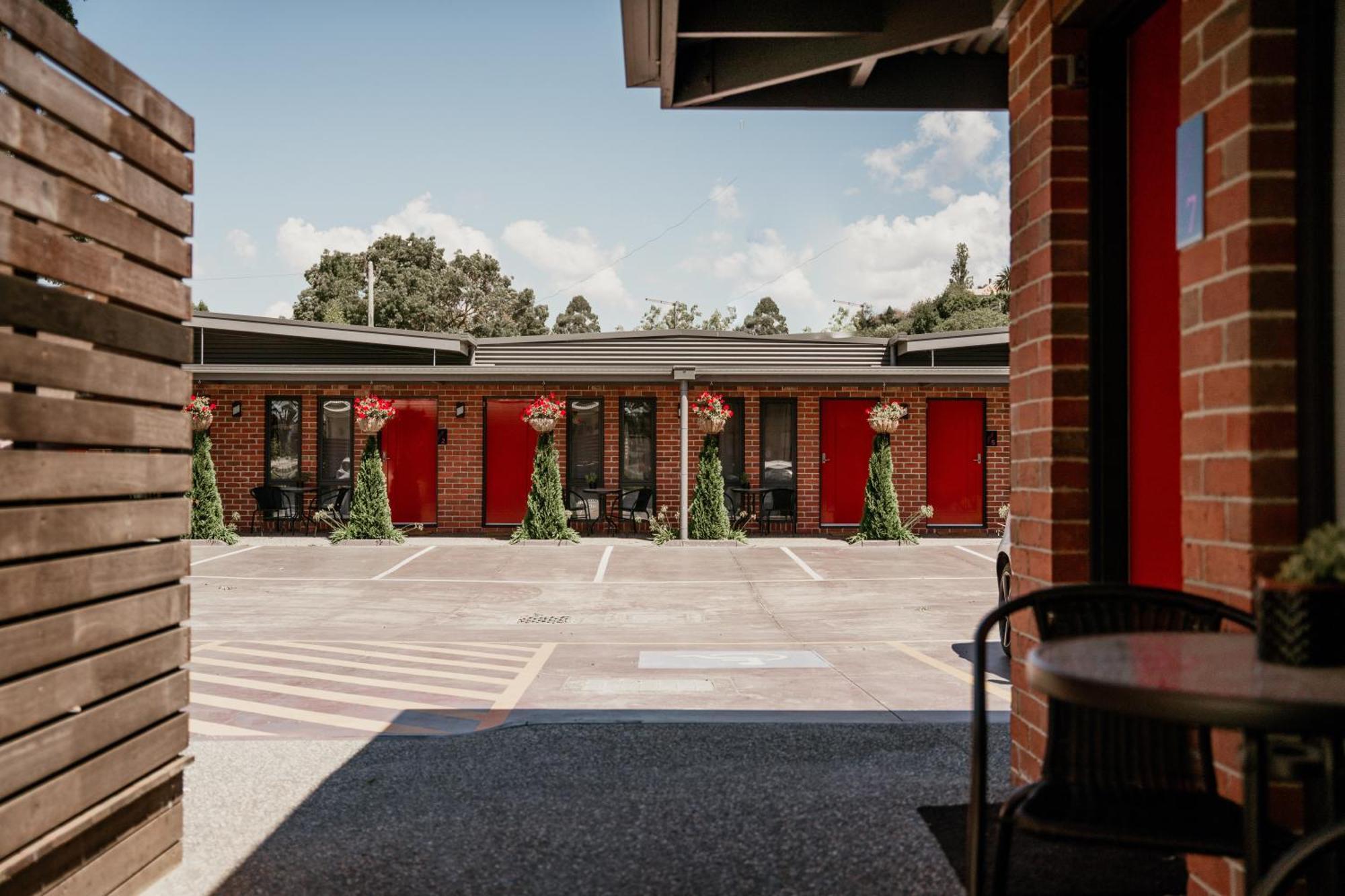 Daylesford Art Motel Buitenkant foto The exterior of the motel